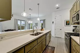 1002 Linden St, Austin, TX 78702 - Photo 13