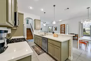 1002 Linden St, Austin, TX 78702 - Photo 11