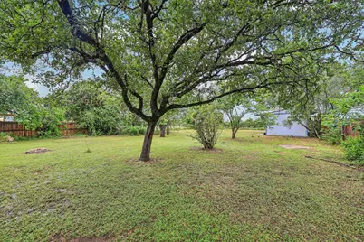 410 Magnolia Street, Bastrop, TX 78602 - Photo 25