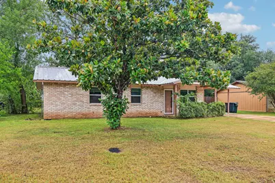 410 Magnolia Street, Bastrop, TX 78602 - Photo 3