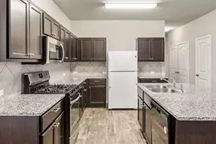 365 Cibolo Creek Dr, Kyle, TX 78640 - Photo 11