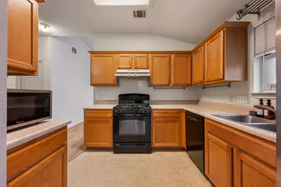 1704 W Pflugerville Parkway, Round Rock, TX 78664 - Photo 9
