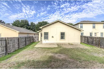 1084 Shadow Creek Boulevard, Buda, TX 78610 - Photo 17