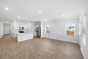 132 Las Lomas Dr, San Marcos, TX 78666 - Photo 5