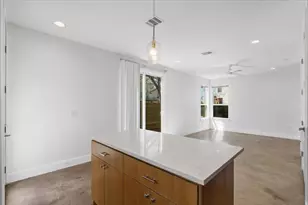 1114 Walton Ln, Austin, TX 78721 - Photo 11