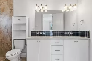 1114 Walton Ln, Austin, TX 78721 - Photo 19