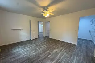 134 Elgin Woods Ln, Elgin, TX 78621 - Photo 13