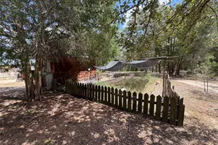 134 Elgin Woods Ln, Elgin, TX 78621 - Photo 19