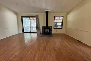 134 Elgin Woods Ln, Elgin, TX 78621 - Photo 13