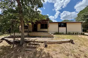 134 Elgin Woods Ln, Elgin, TX 78621 - Photo 23