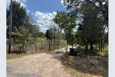 134 Elgin Woods Lane, Elgin, TX 78621 - Photo 25