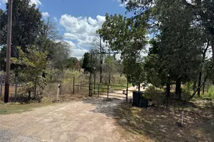 134 Elgin Woods Ln, Elgin, TX 78621 - Photo 25