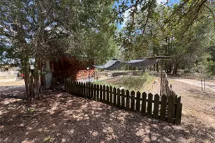 134 Elgin Woods Ln, Elgin, TX 78621 - Photo 17