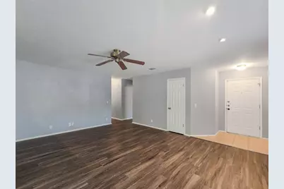 9511 Woodvale Drive, Austin, TX 78729 - Photo 5