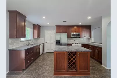 9511 Woodvale Drive, Austin, TX 78729 - Photo 7