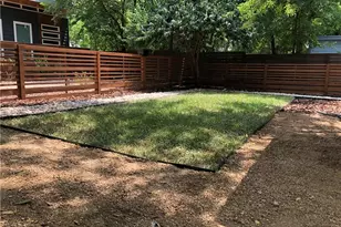 412 W Croslin St, Austin, TX 78752 - Photo 7