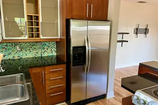 412 W Croslin St, Austin, TX 78752 - Photo 9