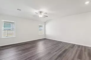 112 Maple Hedge Rd, Hutto, TX 78634 - Photo 5