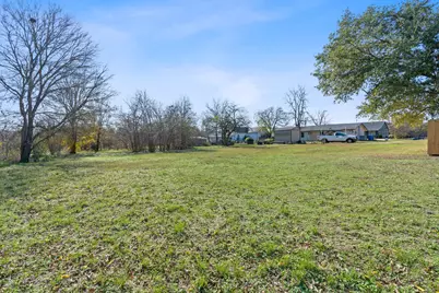 842 Kimbro Street, Taylor, TX 76574 - Photo 3