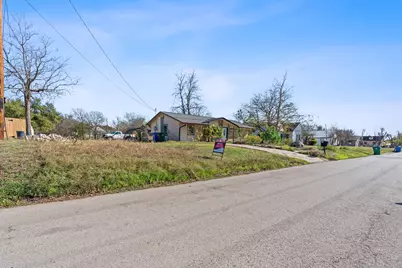 842 Kimbro Street, Taylor, TX 76574 - Photo 5