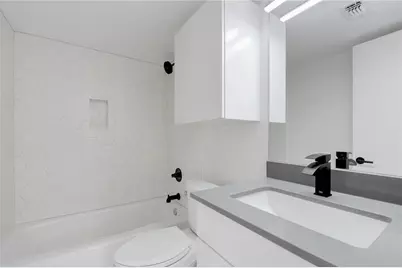 400 E 30th Street #204, Austin, TX 78705 - Photo 9