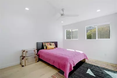 400 E 30th Street #204, Austin, TX 78705 - Photo 13