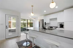 400 E 30th St, Austin, TX 78705 - Photo 3