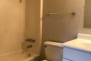 2108 SE Donahue Ln, Austin, TX 78744 - Photo 7