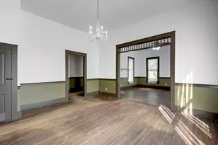 304 Olive St, Smithville, TX 78957 - Photo 7