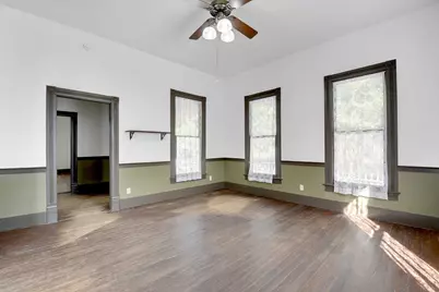 304 Olive Street, Smithville, TX 78957 - Photo 5