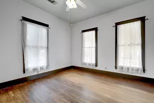 304 Olive St, Smithville, TX 78957 - Photo 19