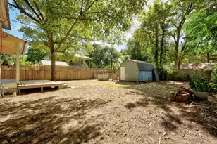 304 Olive St, Smithville, TX 78957 - Photo 27