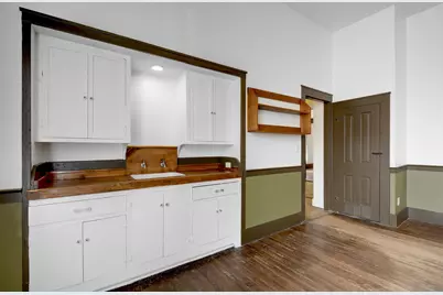 304 Olive Street, Smithville, TX 78957 - Photo 9