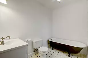 304 Olive St, Smithville, TX 78957 - Photo 17