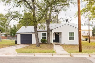 205 S Porter St, Lampasas, TX 76550 - Photo 5