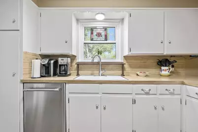 3206 Silverleaf Drive, Austin, TX 78757 - Photo 11