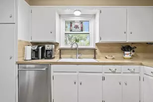 3206 Silverleaf Dr, Austin, TX 78757 - Photo 11