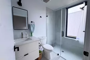 1206 Luna St, Austin, TX 78721 - Photo 17