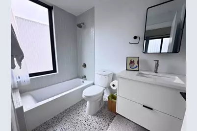 1206 Luna Street #2, Austin, TX 78721 - Photo 15