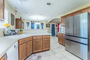 105 Lignite Dr, Jarrell, TX 76537 - Photo 9