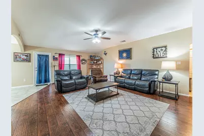 105 Lignite Drive, Jarrell, TX 76537 - Photo 5