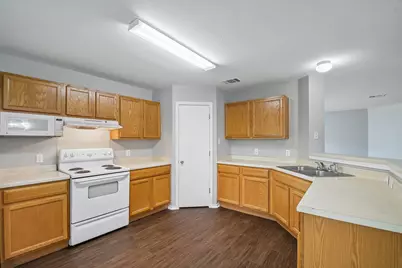 610 Lavaca Loop, Elgin, TX 78621 - Photo 9