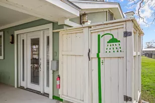 1317 E Zipp Rd, New Braunfels, TX 78130 - Photo 33