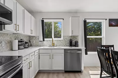 7115 Thannas Way, Austin, TX 78744 - Photo 11
