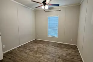 126 Castellana Wy, Elgin, TX 78621 - Photo 15