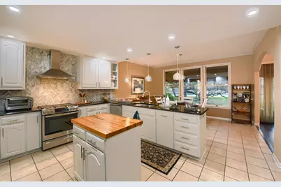 10904 Legends Lane, Austin, TX 78747 - Photo 9