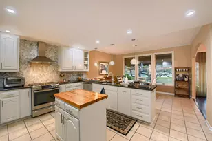 10904 Legends Ln, Austin, TX 78747 - Photo 9