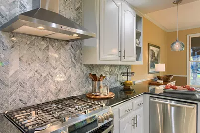 10904 Legends Lane, Austin, TX 78747 - Photo 11
