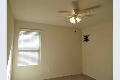 400 Major Lee Lane #3H, Jarrell, TX 76537 - Photo 7