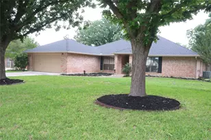 136 Dundee Grace, New Braunfels, TX 78130 - Photo 3